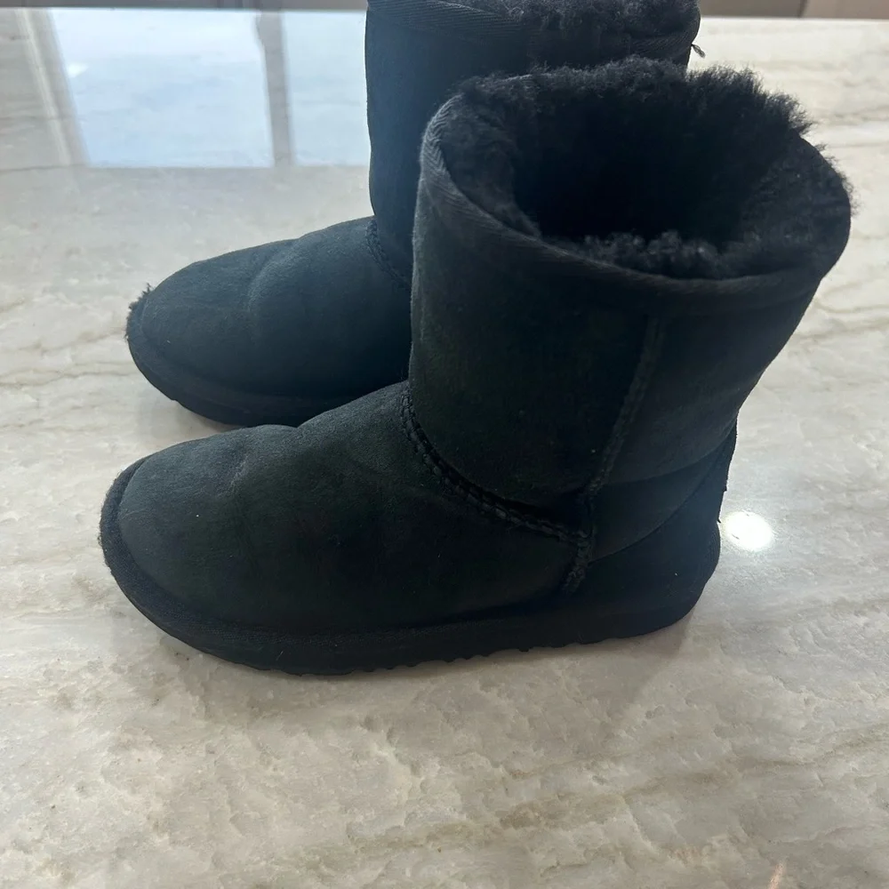 Ugg Boots Classic II Size 13 Black Girls Toddler 1017703K Warm Winter‎ Kids